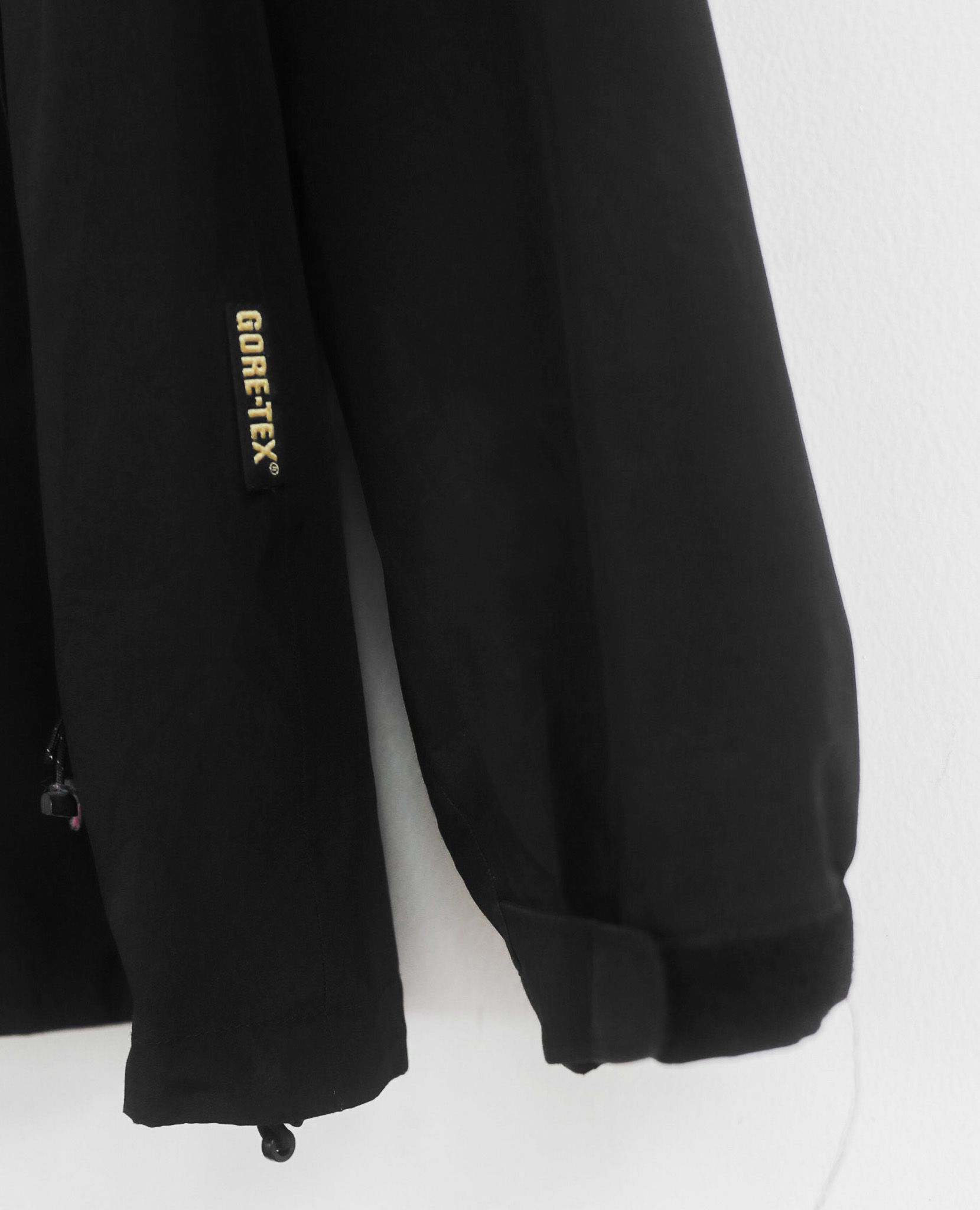 07.30.23 - VTG WINDBREAKER JACKET - BLACK YAK