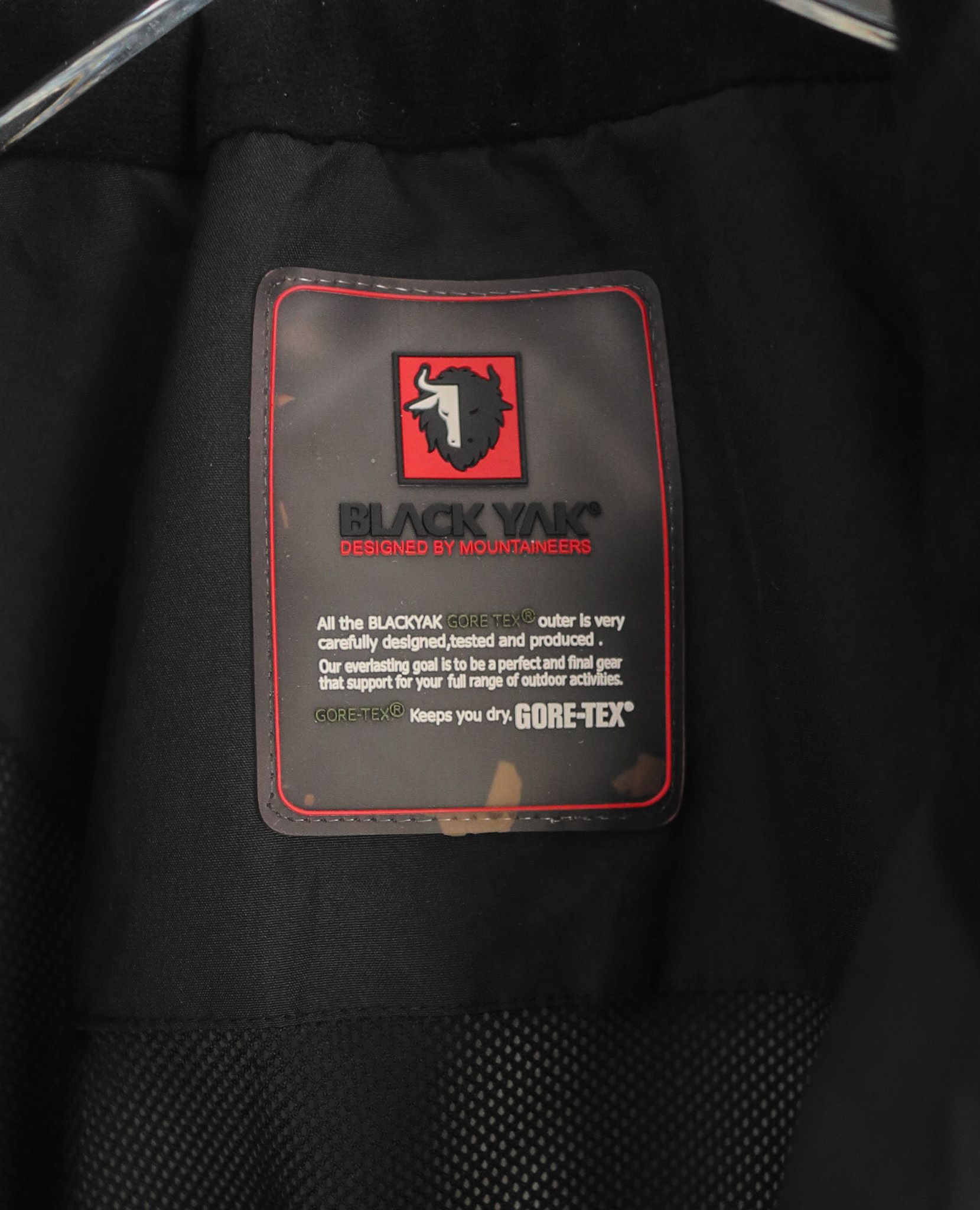 07.30.23 - VTG WINDBREAKER JACKET - BLACK YAK