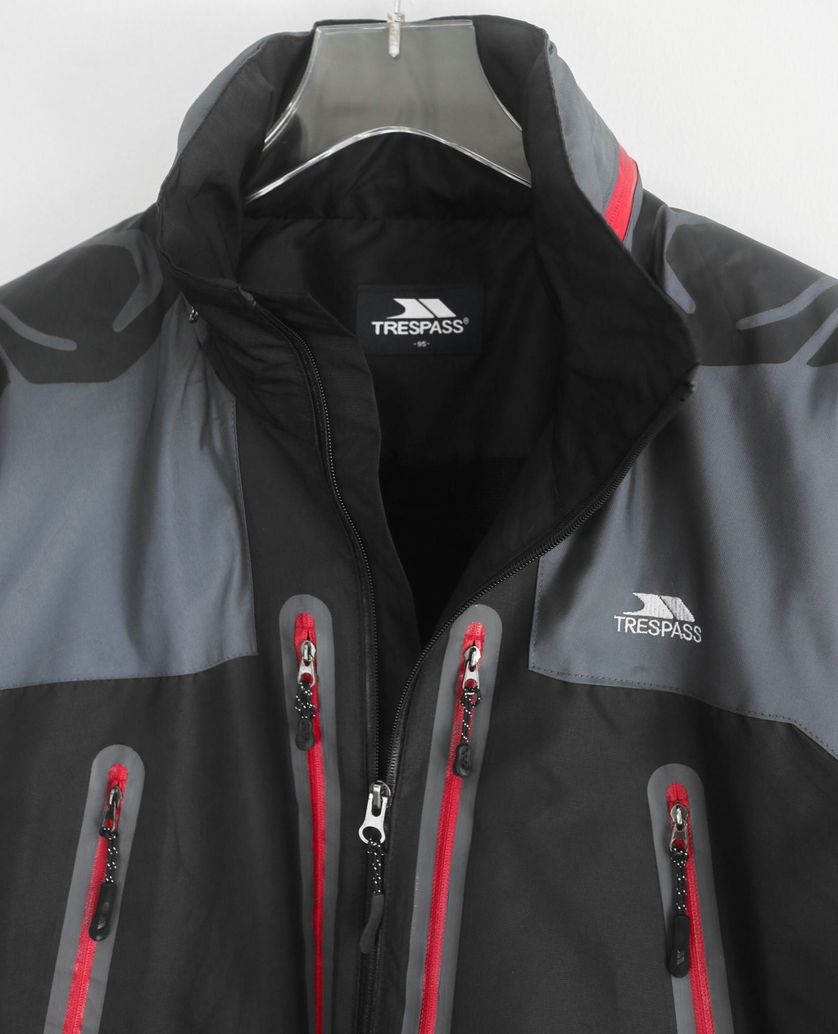 07.23.23 - VTG WINDBREAKER JACKET - TRESPASS