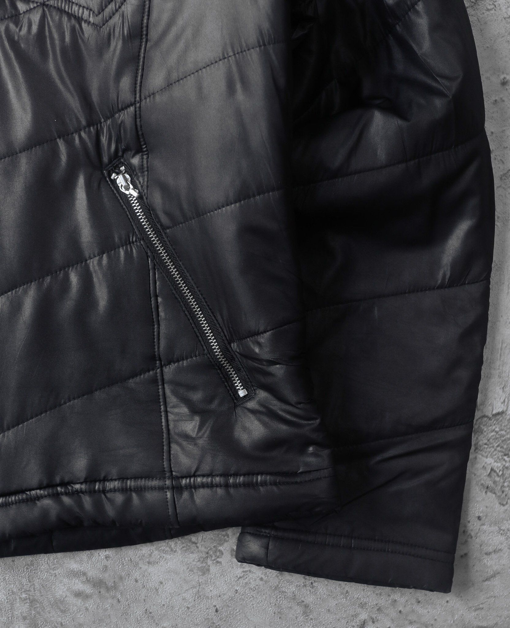 02.28.24 - VTG CROPPED PUFFER JACKET