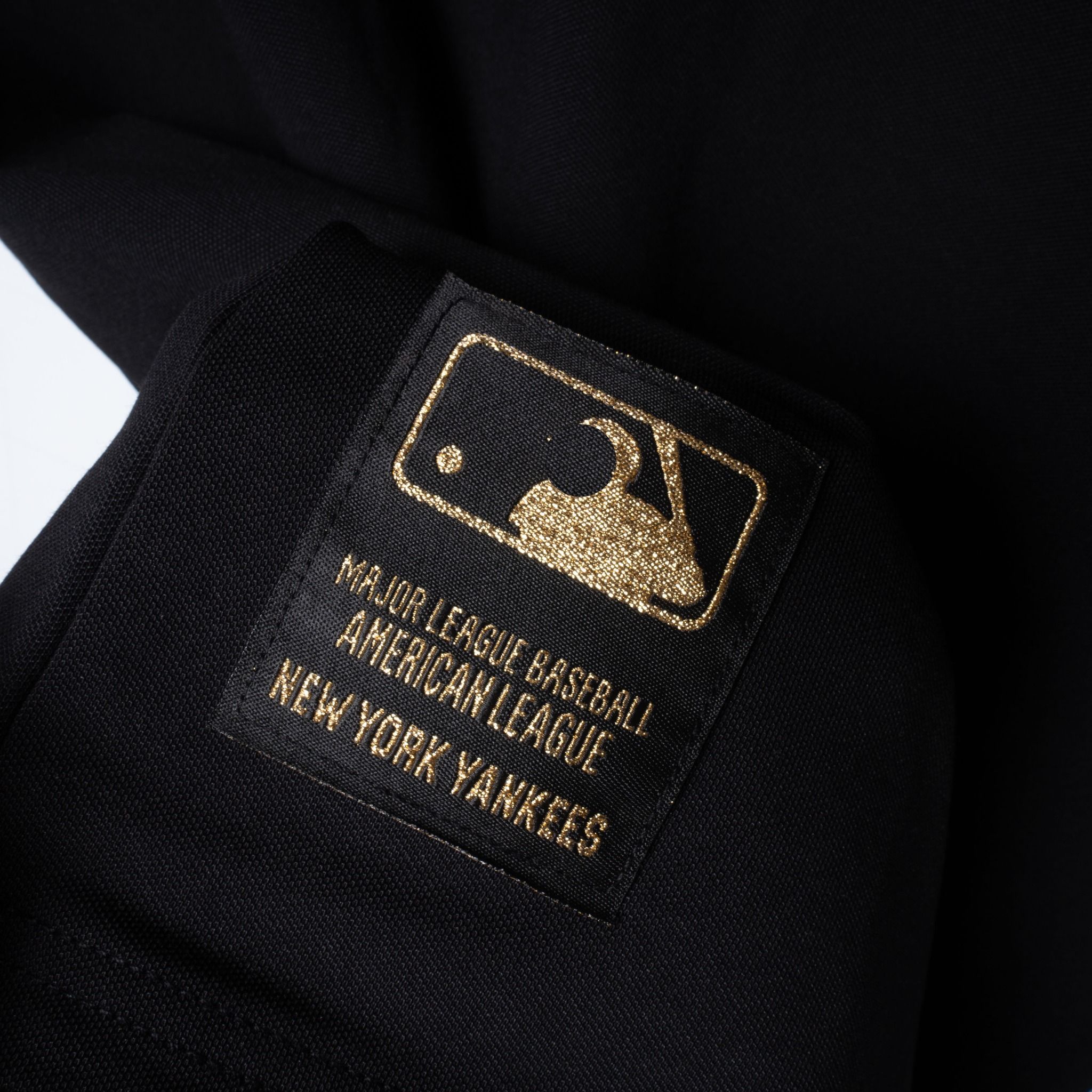 Polo NEW.ERA Logo NY Nhũ