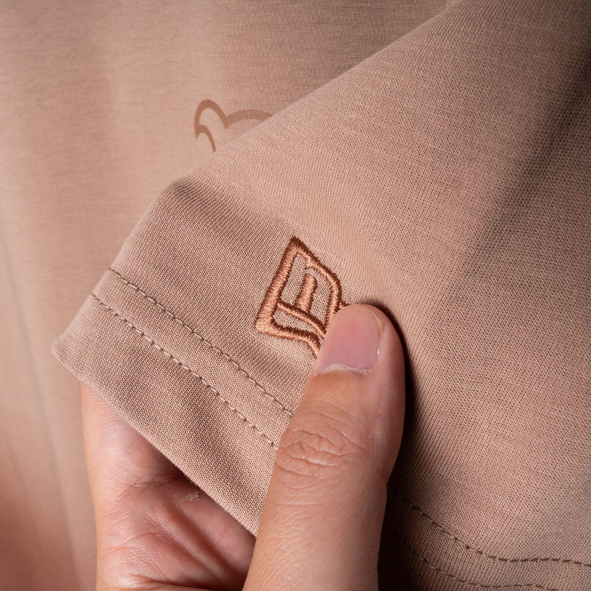 Tee NEW ERA Logo B Gradient