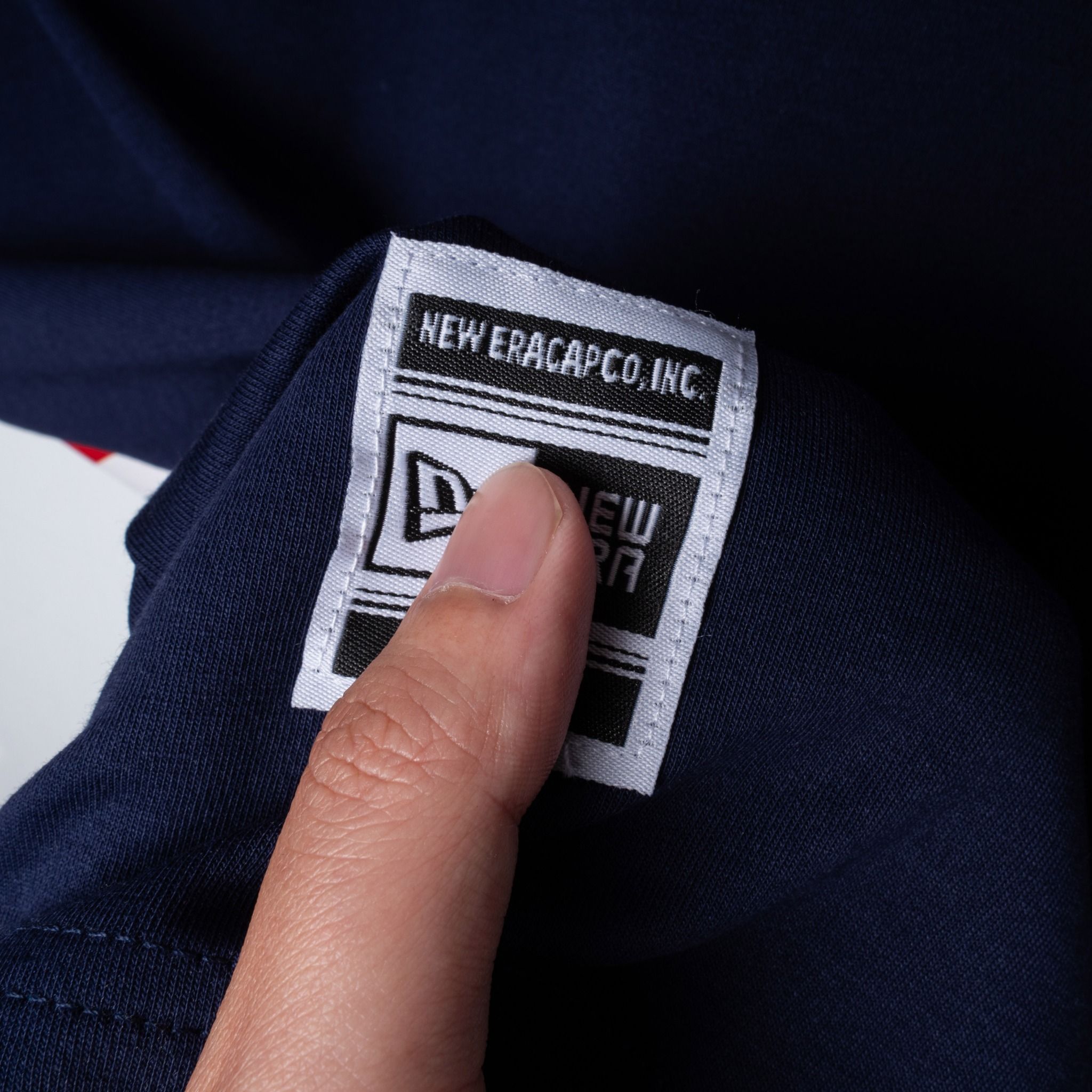 Tee NEW ERA Logo B Thêu Xù