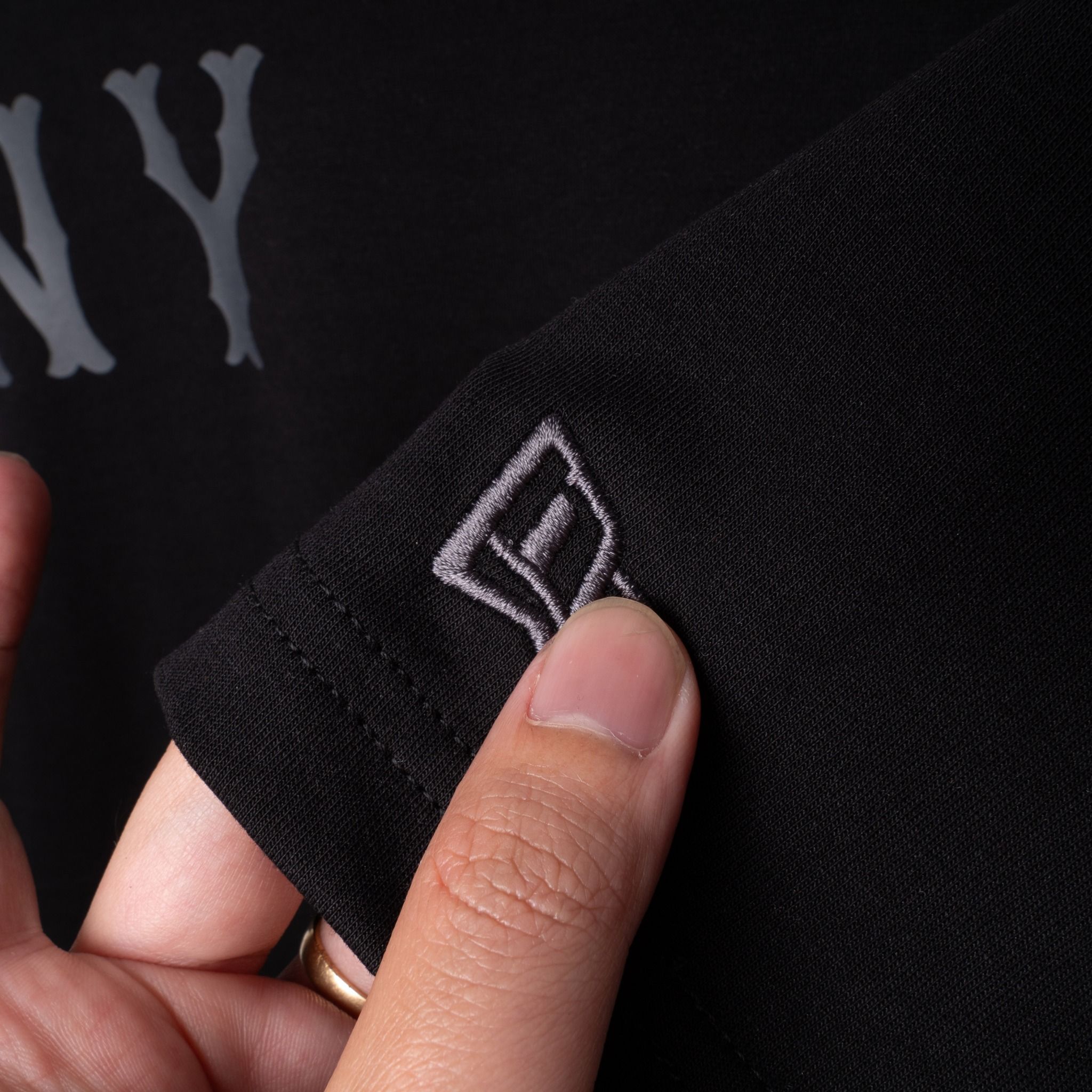 Tee NEW ERA Logo NY Phối Cổ