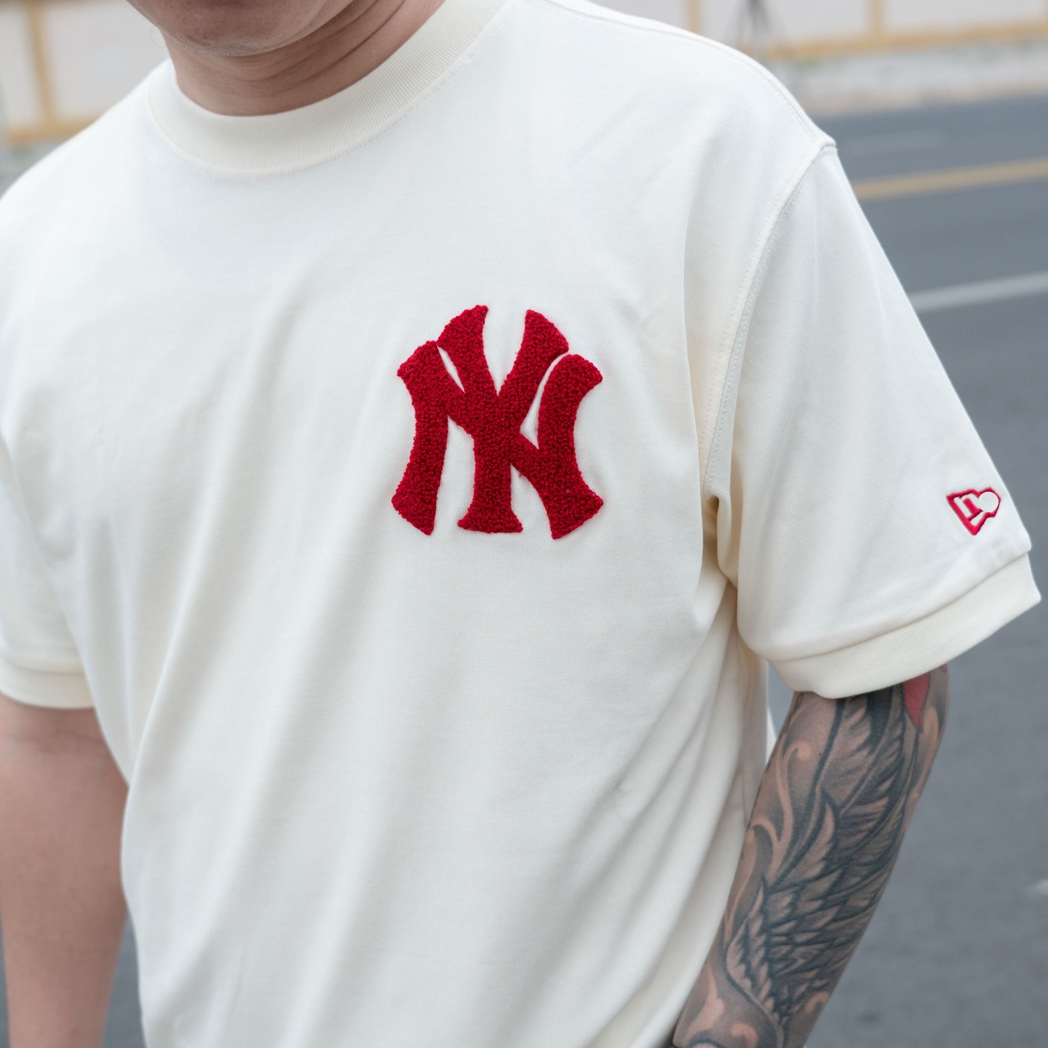 Tee NEW ERA Logo NY Thêu Xù