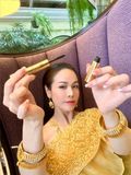  LAURA SUNSHINE GOLDEN DUAL MASCARA Chuốt mi 2 đầu, làm dày & dài mi 