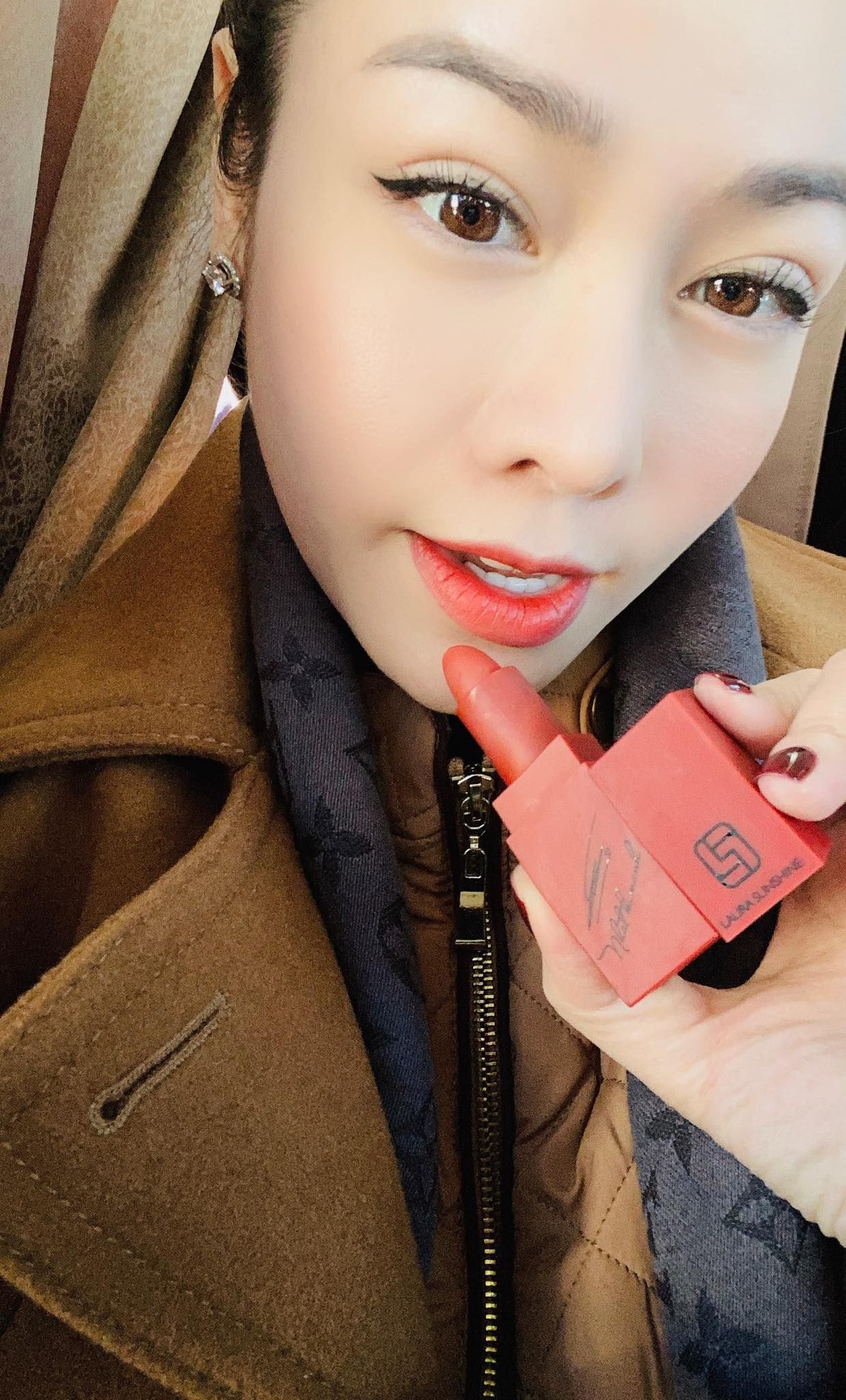 Son Nhật Kim Anh Laura Sunshine Lipstick