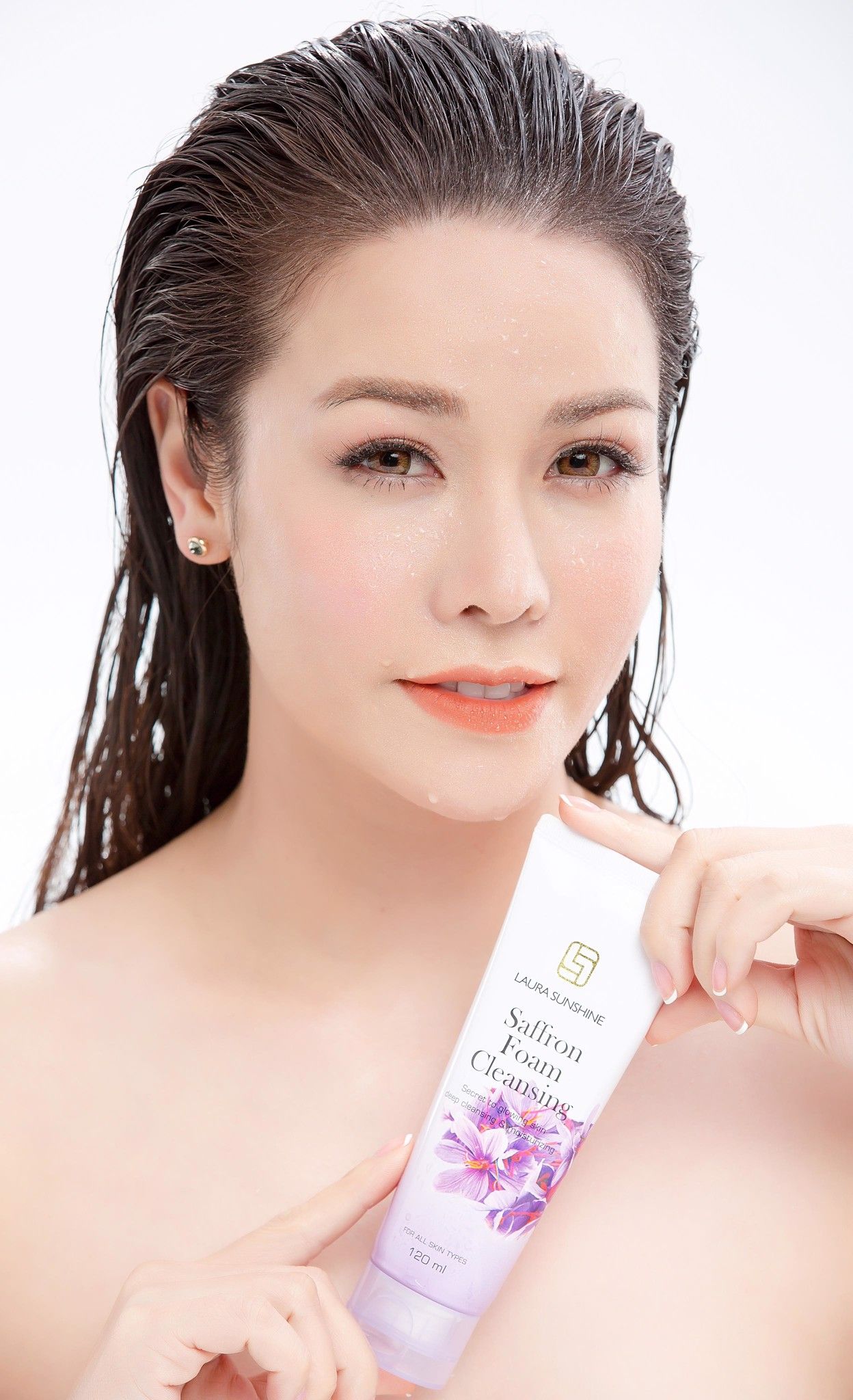 Saffron Foam Cleansing Sữa rửa mặt chiết xuất nhụy hoa nghệ tây