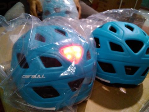Mũ đạp xe Cairbull có đèn
