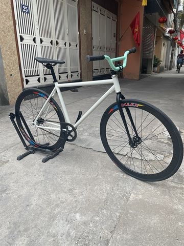 Xe FIXED GEAR dựng cấu hình cơ bản xích kmc sale