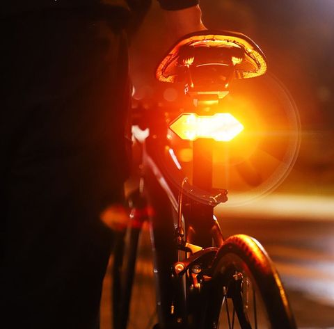 Đèn hậu xi nhan LY 6700 cho xe đạp