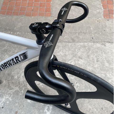 Xe đạp Fixed Gear Forward Trắng vành trước 3 đao sau 7cm, đùi đĩa introtech