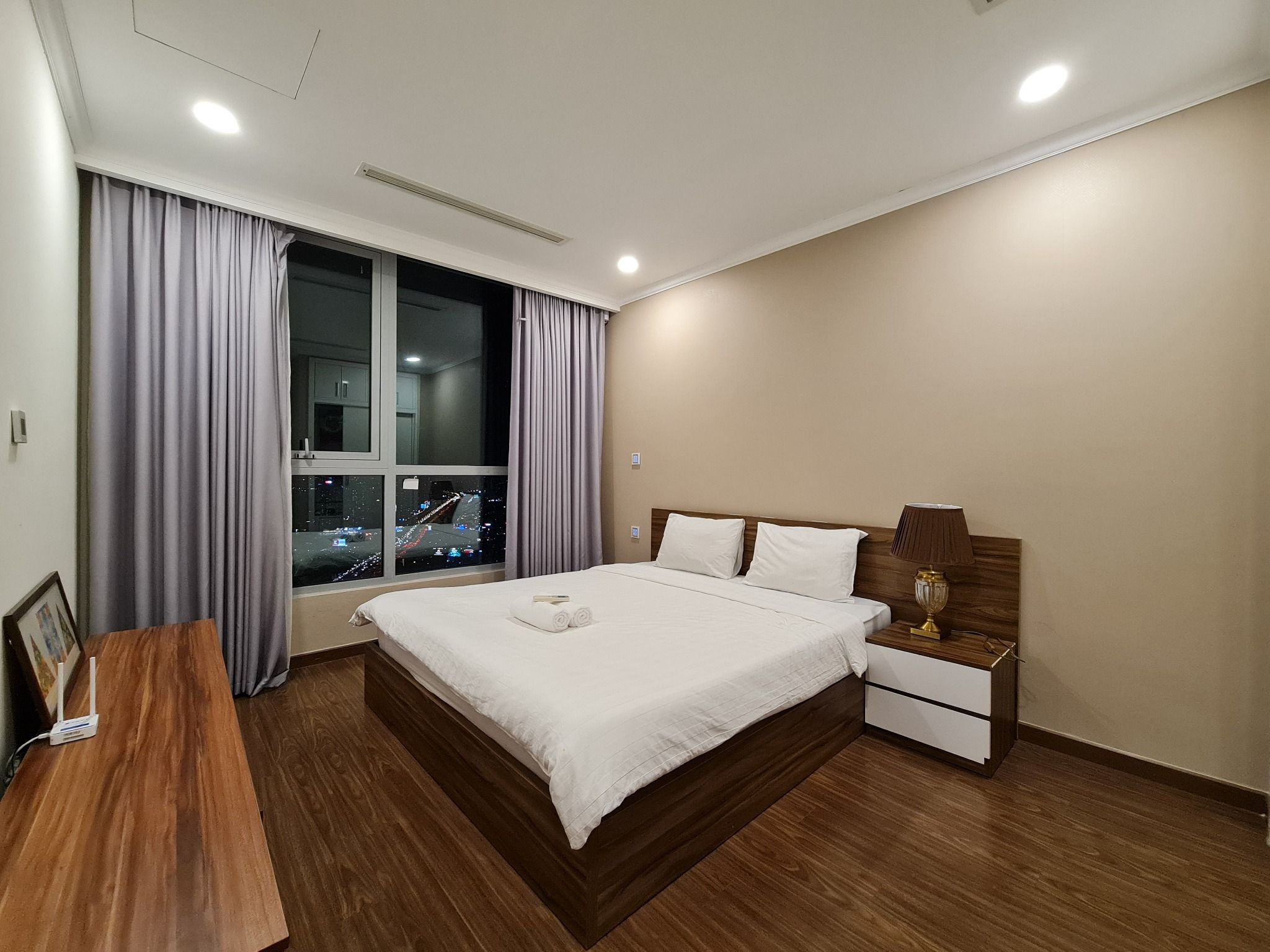  CĂN HỘ DỊCH VỤ 2 PHÒNG NGỦ VINHOMES CENTRAL PARK, NỘI THẤT SANG TRỌNG 