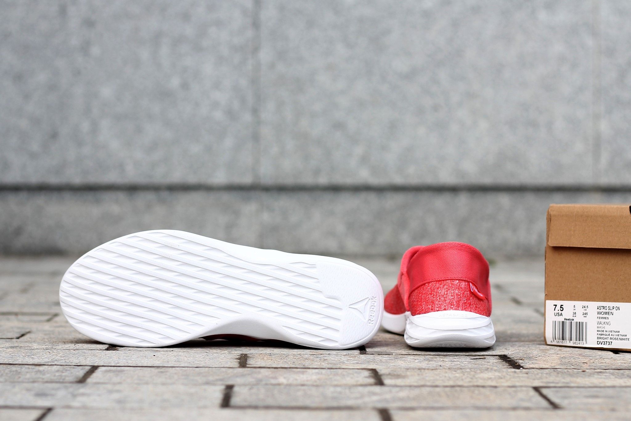 SLIP ON REEBOK