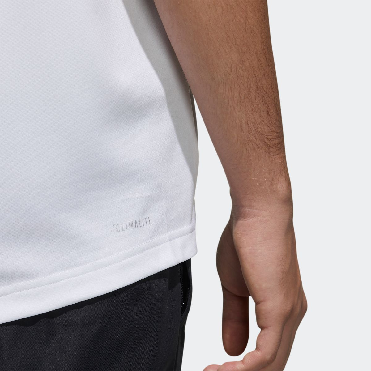 ÁO ADIDAS D2M ELEV FL0346