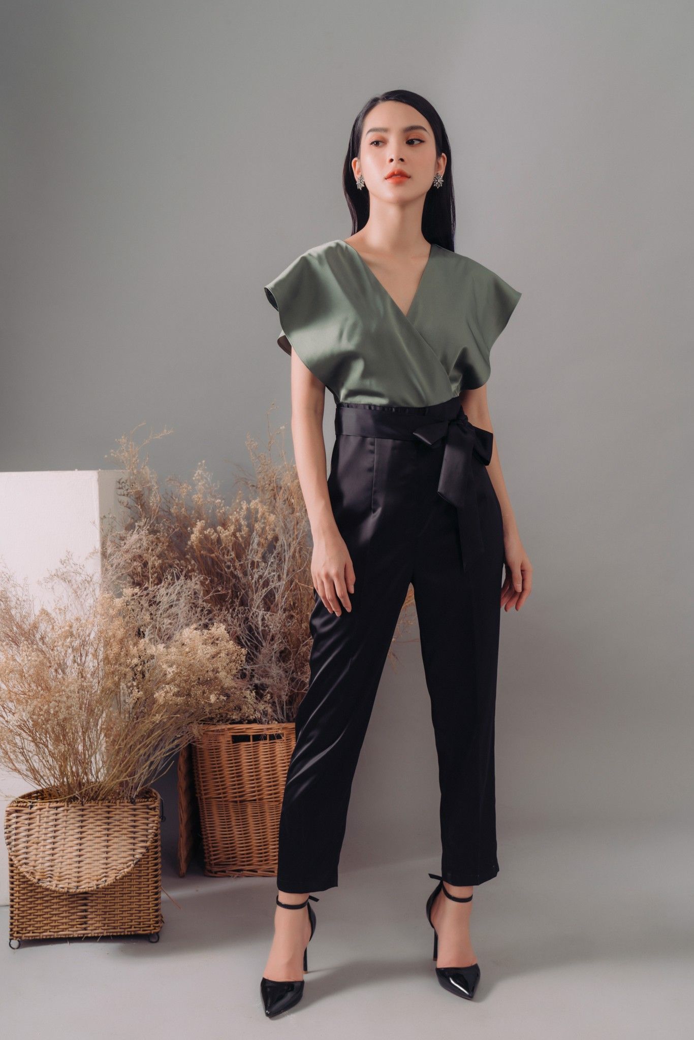 Jumpsuit lụa cánh dơi Gunich