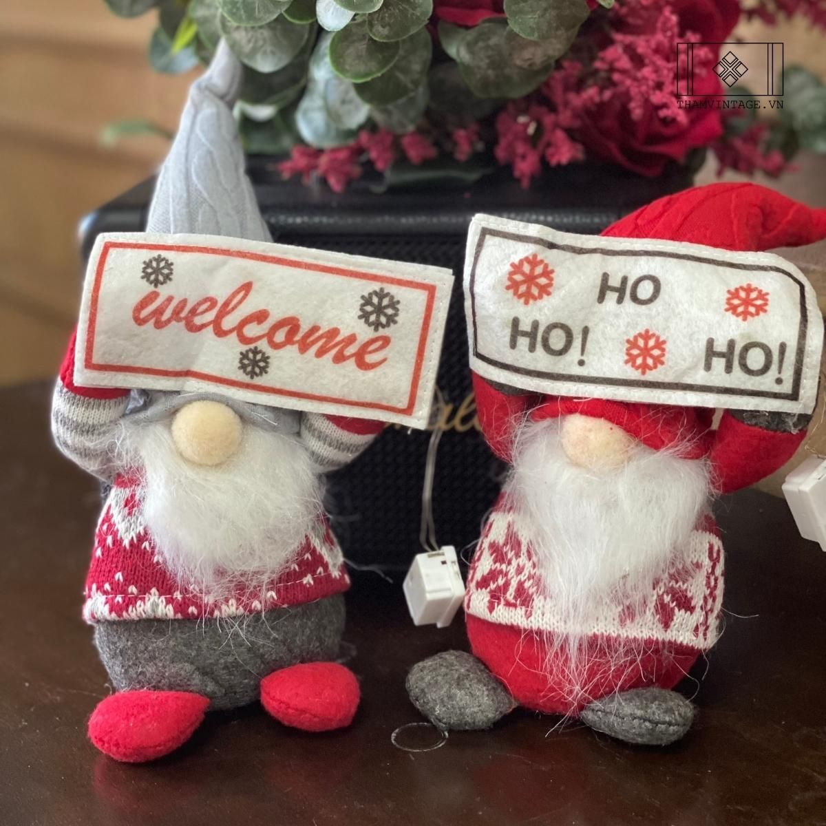 ÔNG GIÀ NOEL BẰNG LEN CẦM BIỂN