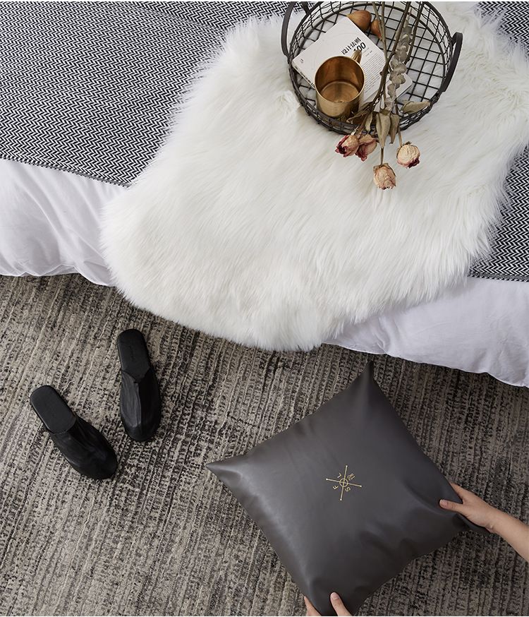 FUR RUG