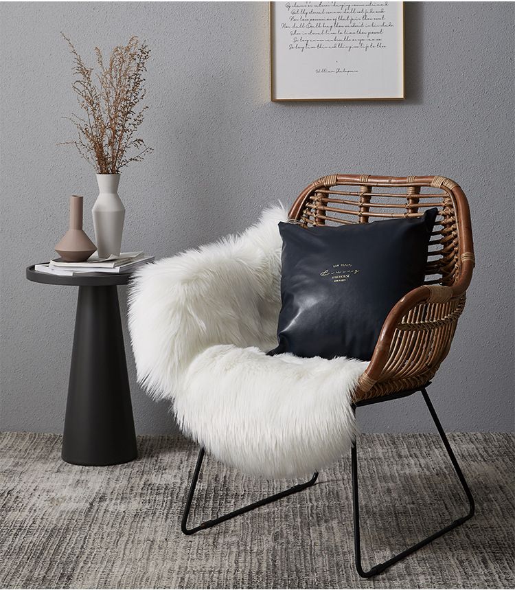 FUR RUG