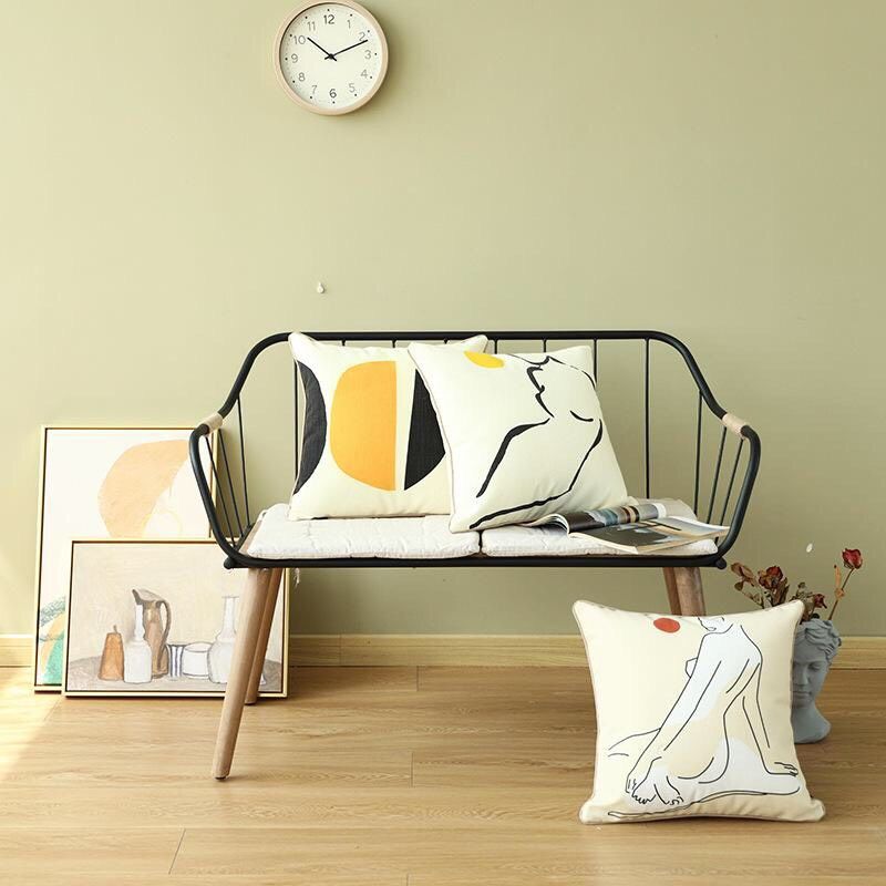 Vỏ gối họa tiết cô gái