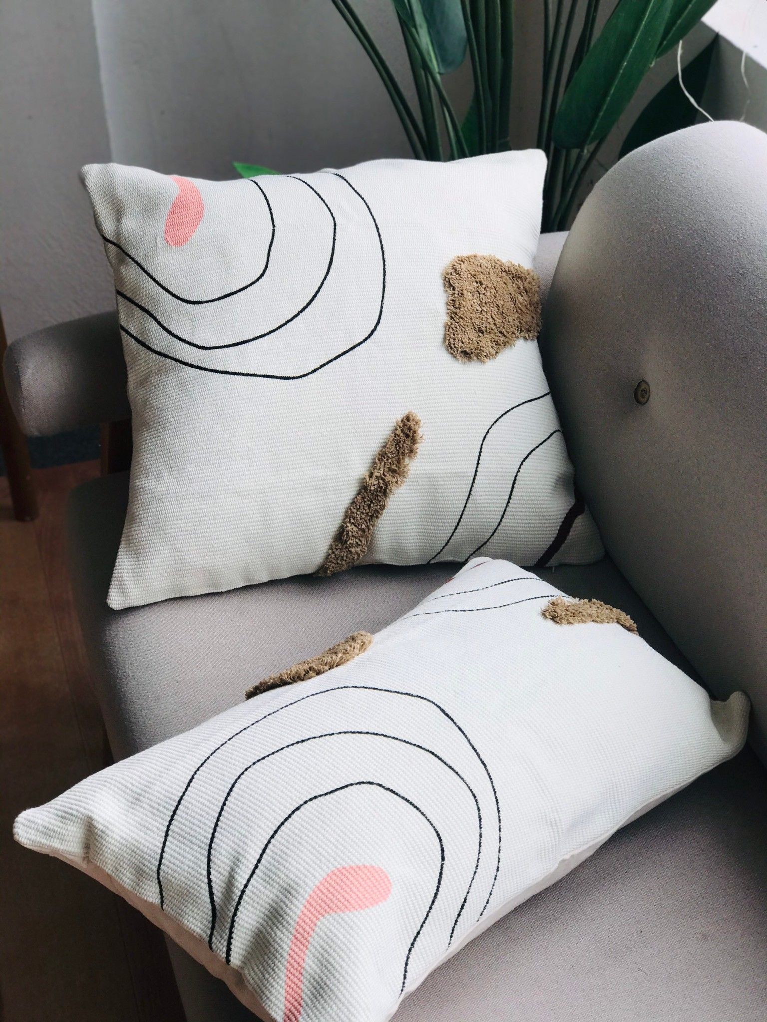 ABSTRACT PILLOWCASE