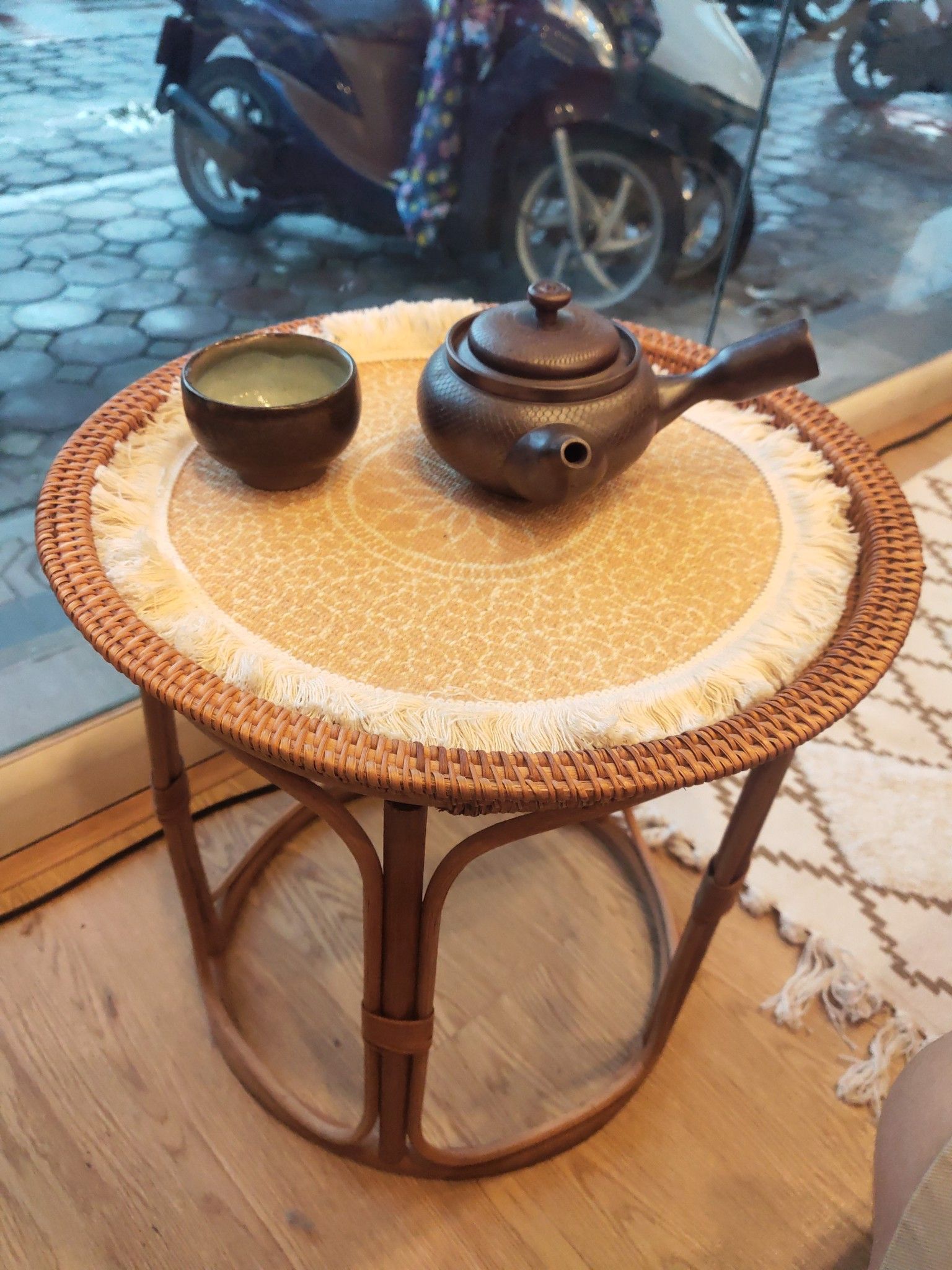 BÀN MÂY / TABLE