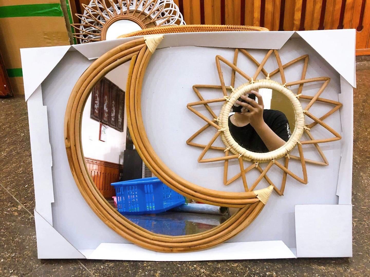 GƯƠNG TRỜI VÀ TRĂNG/MOON AND SUN MIRROR