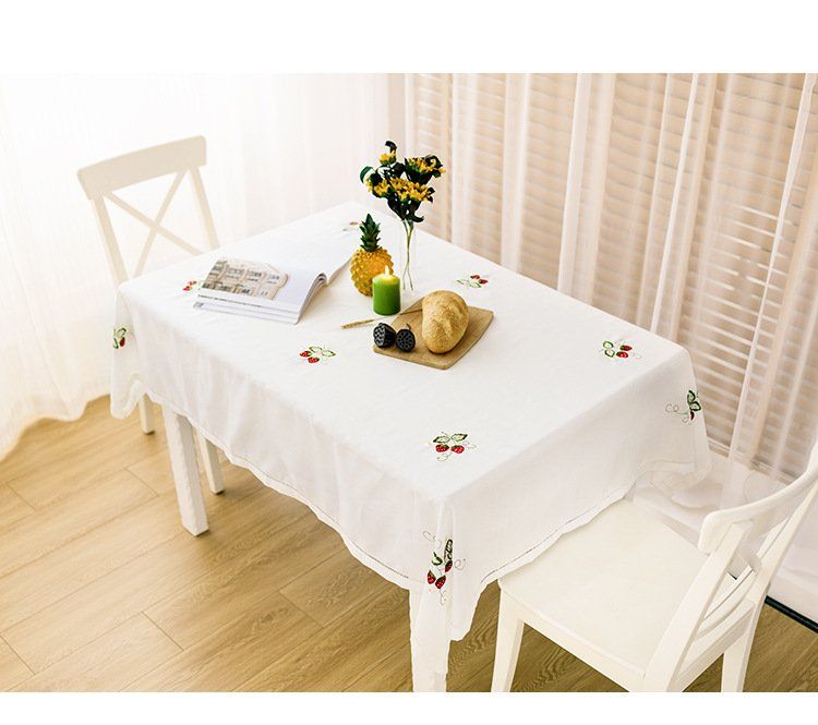 Khải trải bàn thêu tay
