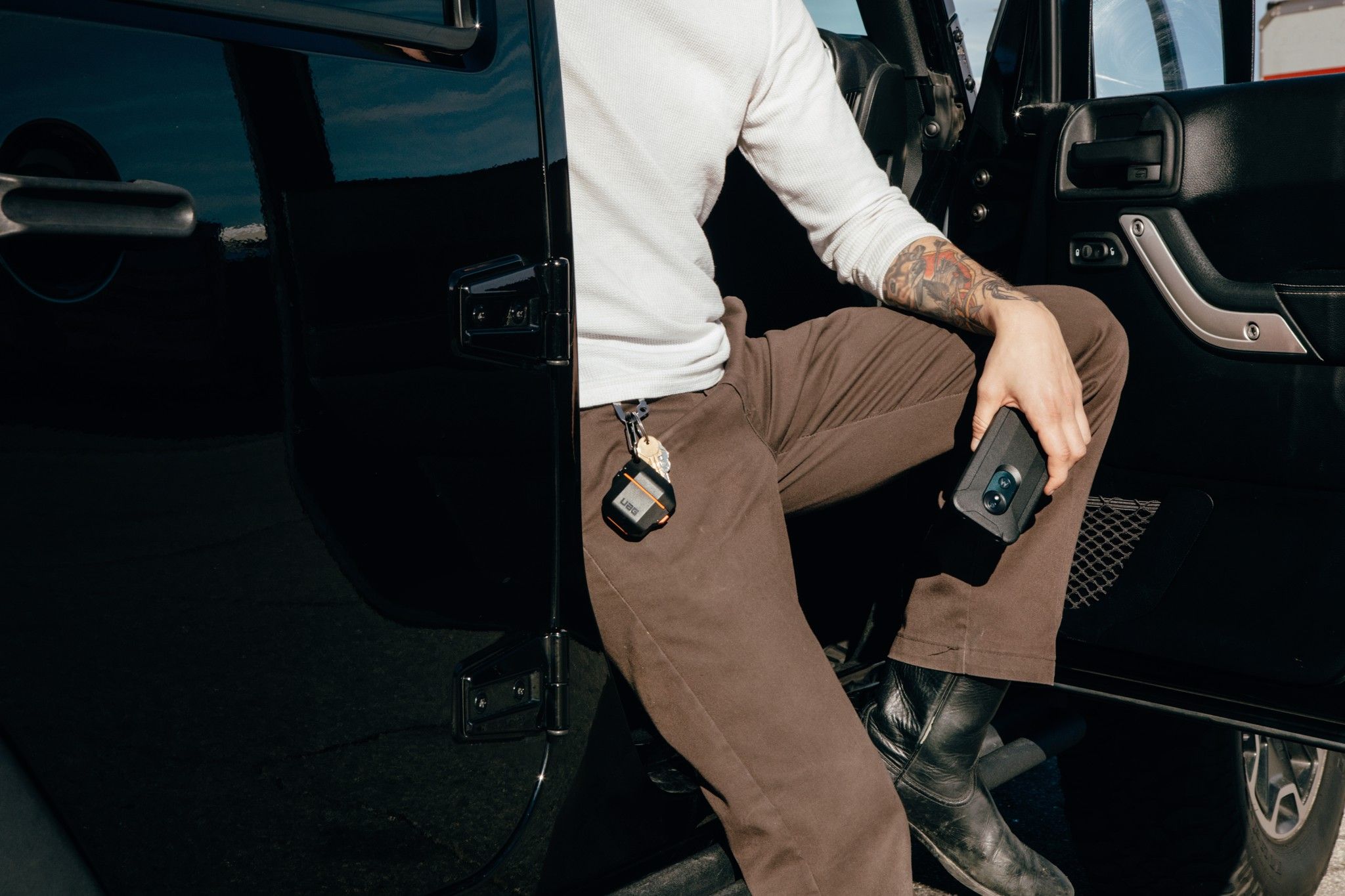 Ốp nhựa cứng UAG Hard Case cho AirPods Pro
