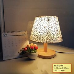 HT Đèn bàn trang trí thân gỗ, chao hoa H=30cm, D22cm (giá không bóng) B095 HTDBTR-010