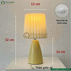 Đèn bàn thân gốm sứ màu vàng chao xếp ly DBG003 KT 32*13 E27 VLDBGM-052