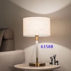 Đèn bàn thân hợp kim thân màu vàng trắng 6358B VLDBHK-035B