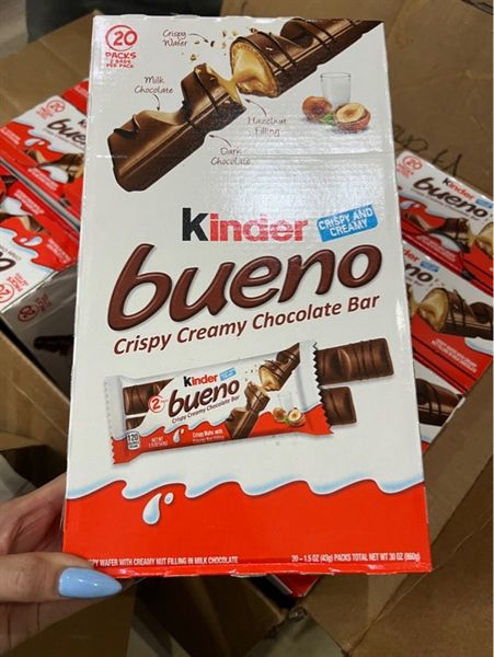  Bánh Chocolate nhân Hạt dẻ Kinder Bueno 