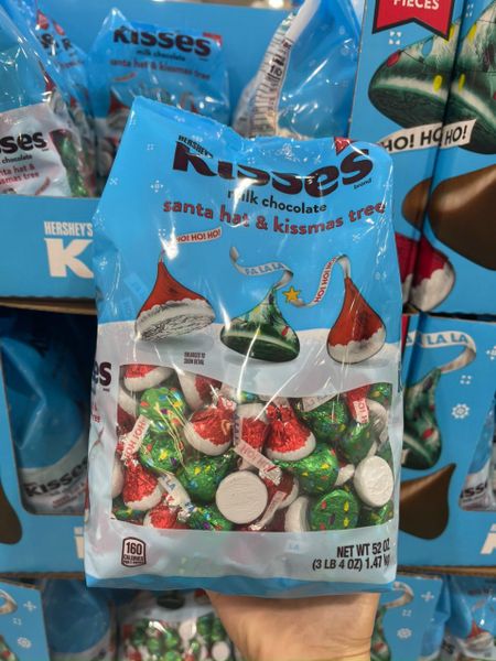  Chocolate Sữa Giọt Nước Bạc Hershey’s Kisses 1,47kg 310 Viên (Noel Xanh) 