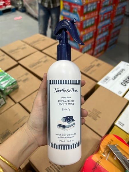 Xịt thơm quần áo cho bé Noodle & Boo của Mỹ 473ml