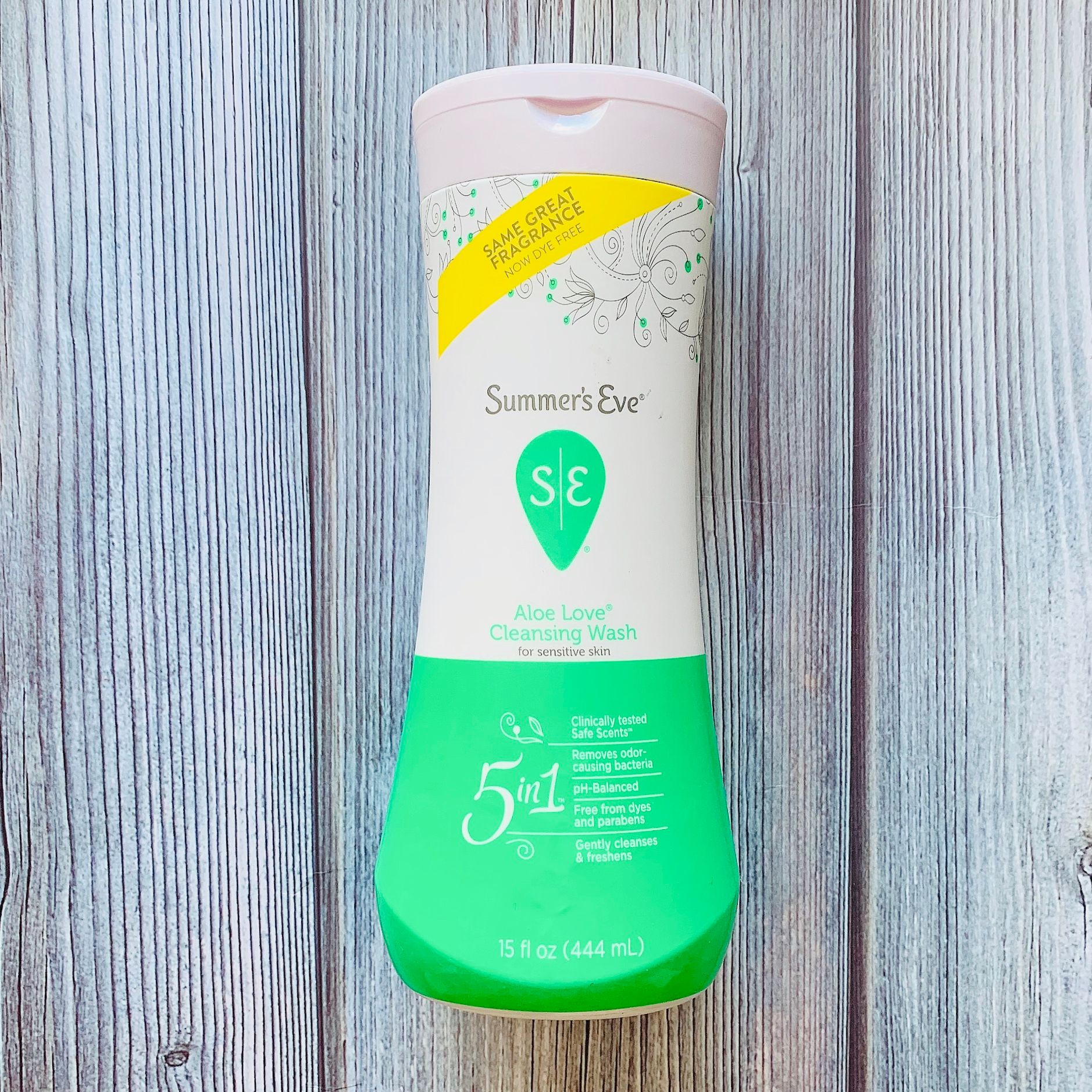 Dung dịch vệ sinh phụ nữ Summer’s Eve 444ml