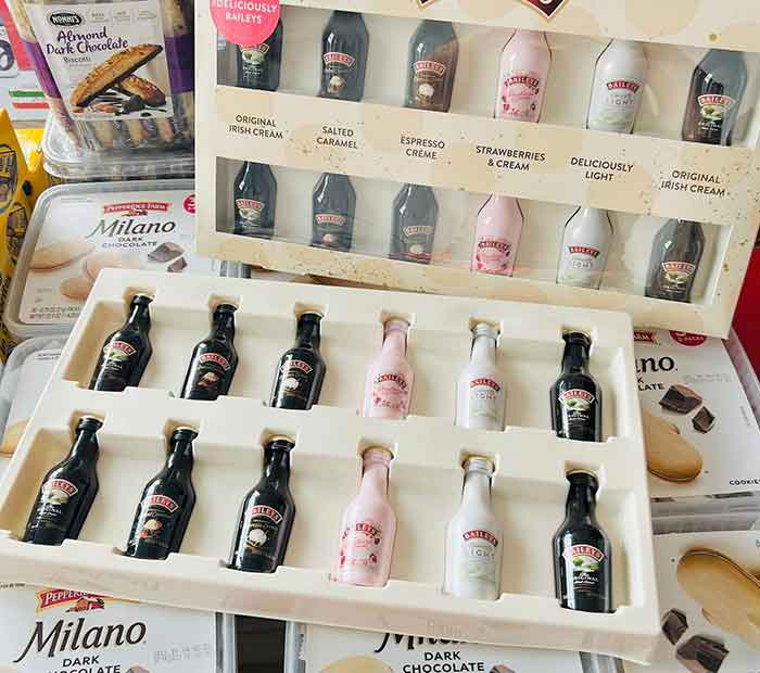 Set 12 chai rượu Baileys của Mỹ - Mỗi chai 50ml x 5 loại