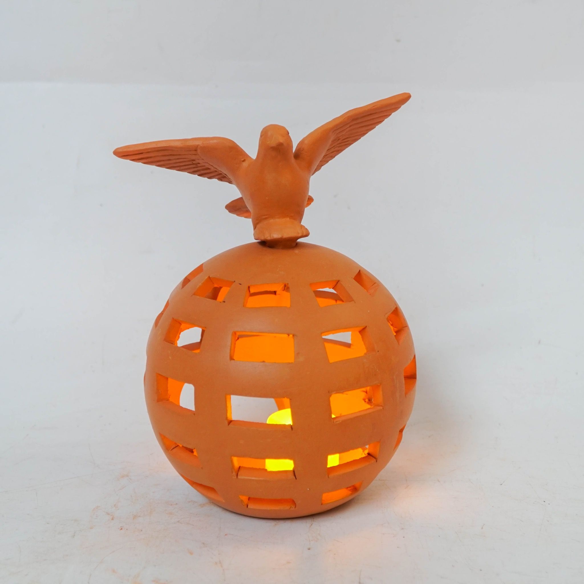 Đèn Đốt Nến Đất Nung Quả Địa Cầu và Chim Bồ Câu - Candle Holder - DN54