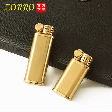 BẬT LỬA XĂNG ĐÁ ZORRO ĐỒNG KHỐI BRASS VÀNG BÓNG TRỤ DẸT CAO ZO37C