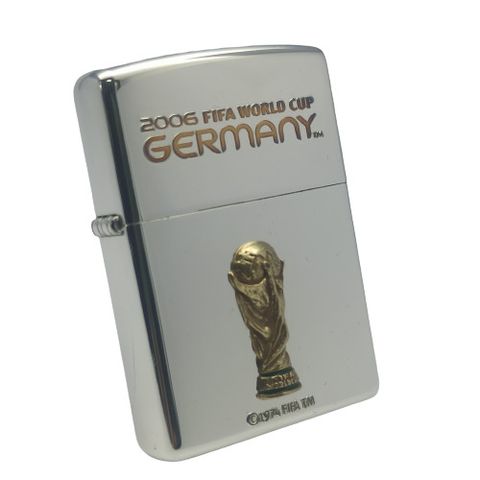 Bật Lửa Zippo Wold Cup Bản Limited Mạ Bạc Đắp Nổi Vàng 2 Mặt Năm 2005 ZN136