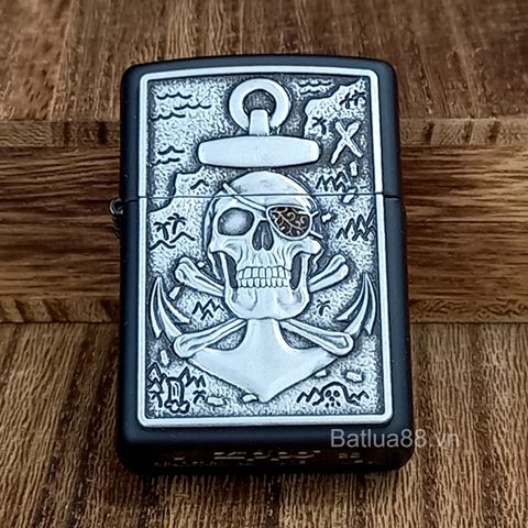 Zippo 48122 – Zippo Skull Anchor Emblem Black Matte Mã Sản Phẩm ZM106