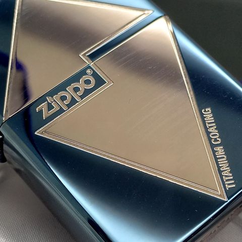 Bật Lửa Zippo Đồng Khối Phủ Titanium Coating Năm 2013 ZN152