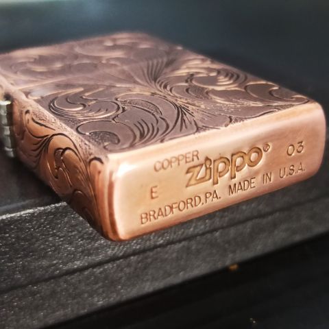 Bật Lửa Zippo Đồng Đỏ Solid Copper Khắc Sủi Tay Thủ Công 5 Mặt Đã Qua Sử Dụng, SX năm 2003 ZQHU107