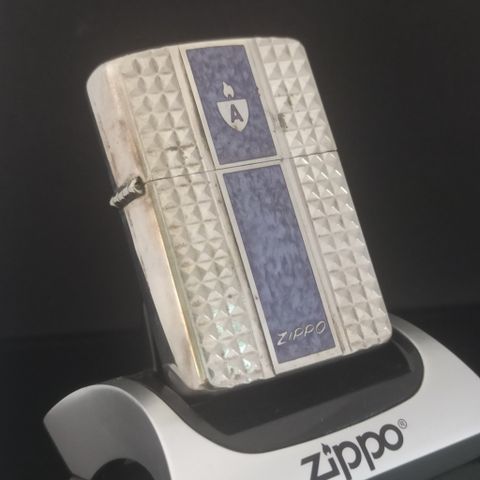 Bật Lửa Zippo Used Armor Vân Kim Cương Men Tím Vân Đá Rất Hiếm năm 2004 ZQHU12
