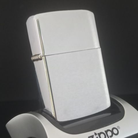 Zippo Cổ Giá Thanh Lý Đã Qua Sử Dụng Đời 3 Chấm SX Năm 1963 C44