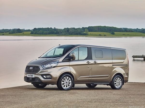 Cấp bảo dưỡng ở 40.000 Km Ford Tourneo