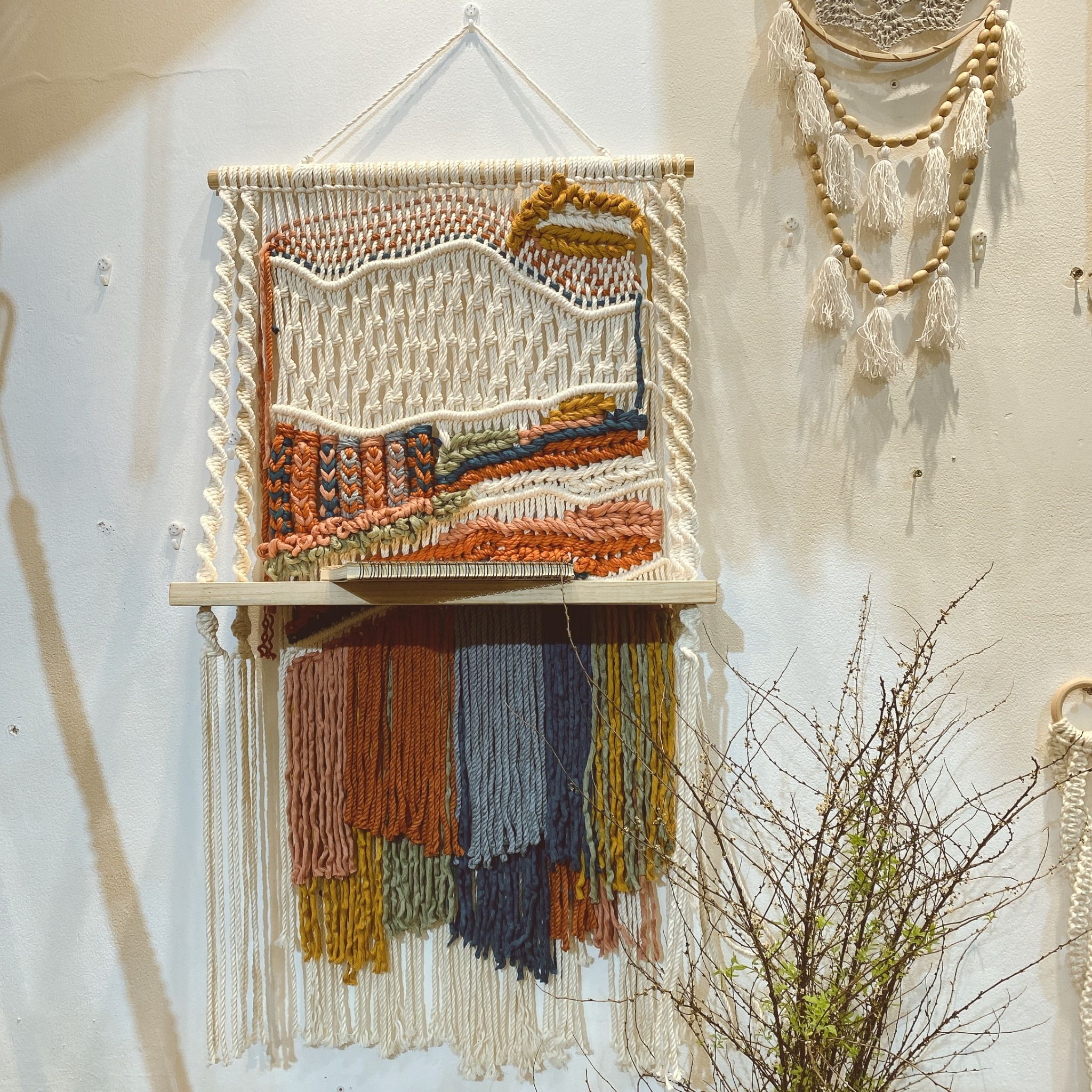Kệ Treo Tường MACRAME Màu Sắc