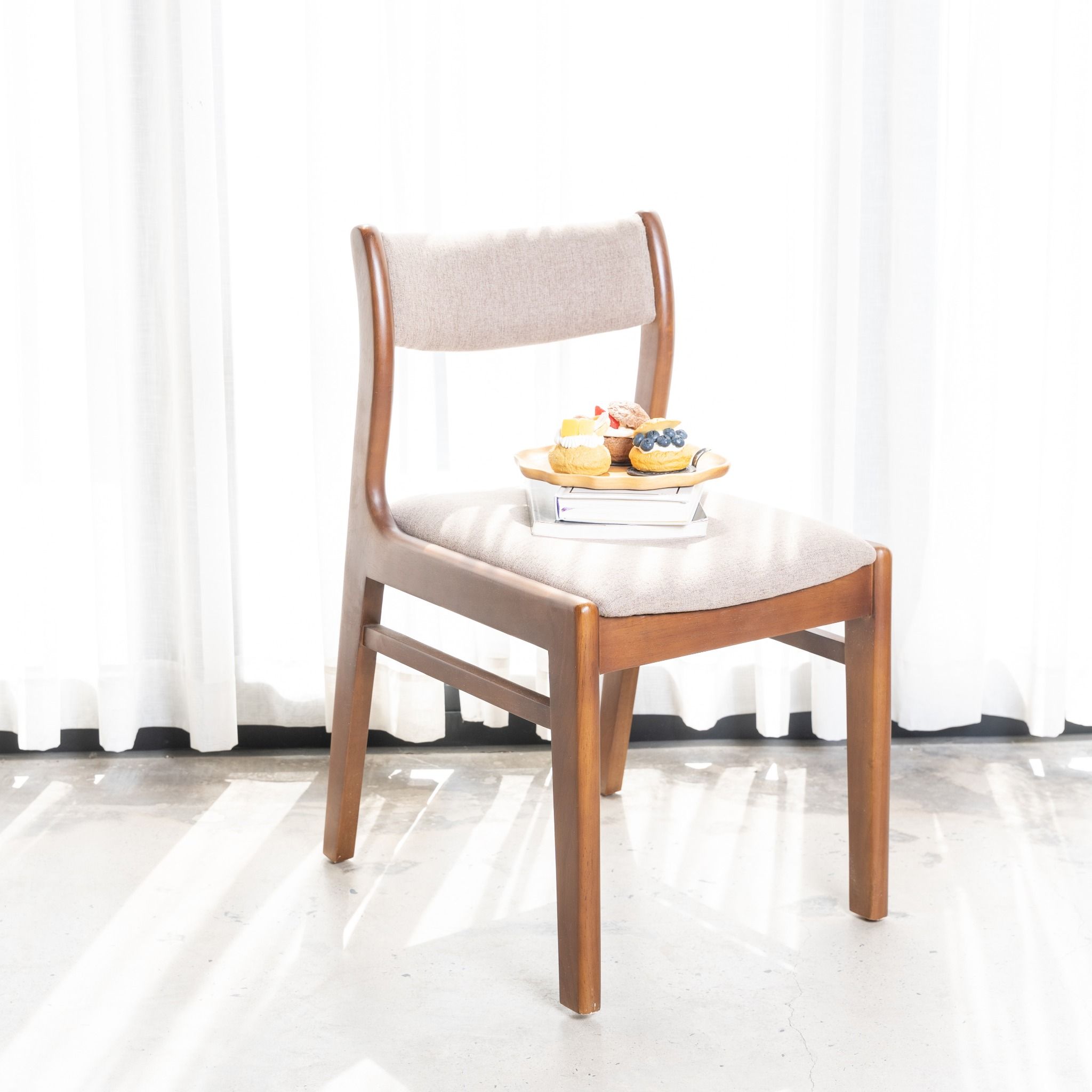 Ghế Ăn Gỗ Cao Su Tự Nhiên HOBRO 301