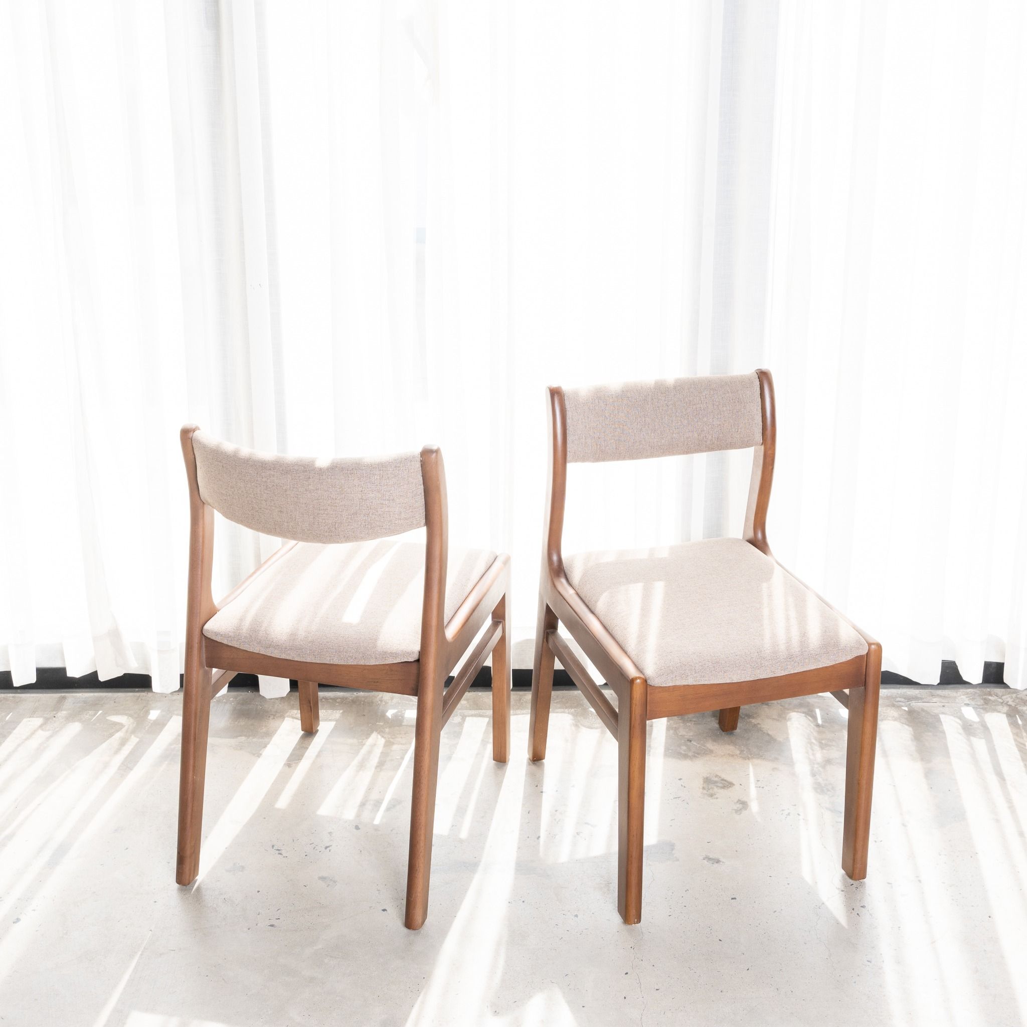 Ghế Ăn Gỗ Cao Su Tự Nhiên HOBRO 301