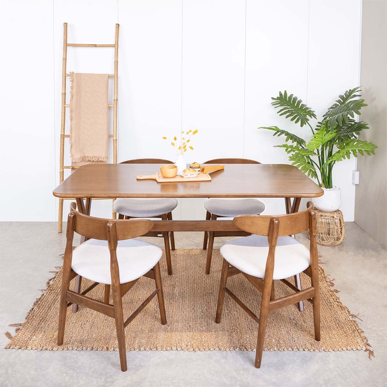 Bộ Bàn Ăn Gỗ Cao Su Tự Nhiên MOHO VLINE 602 (75cm)